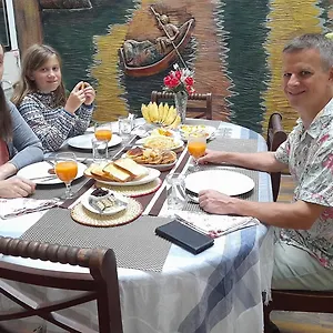 Sunset Hills Проживание в семье